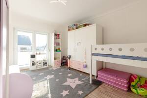 Zwei- bis Dreifamilienhaus mit Potential in ruhiger grüner Lage – 60437 Frankfurt am Main – Vorschaubild 9