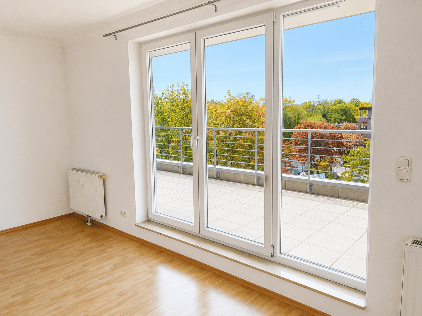 Dachgeschosswohnung (2 Zi.) mit großer Dachterrasse von privat – Hamburg – Vorschaubild 3
