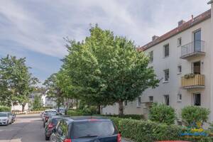 Helle 3-Zimmer-Erdgeschosswohnung mit eigenem Gartenanteil und Stellplatz in Uni- und Stadtnähe – 93051 Regensburg – Vorschaubild 2