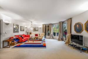 Großzügiges Wohnen auf zwei Ebenen in einer der besten Lagen Münchens. Exklusive 5-Zimmer-Wohnung – 81545 München – Vorschaubild 2