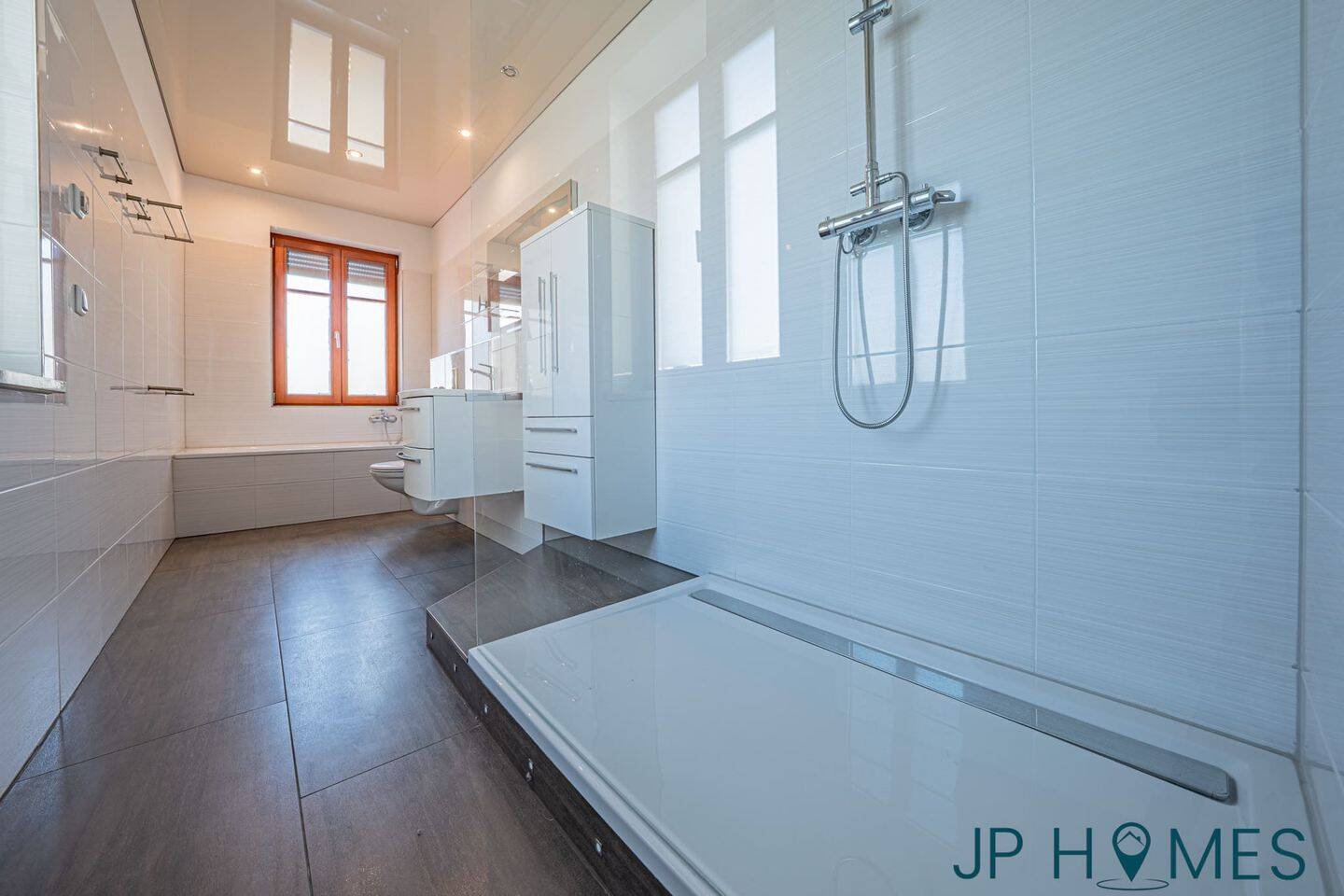 Exklusive 2-Zimmer-Maisonettewohnung mit Dachterrasse und Wasserzugang – Berlin – Vorschaubild 4