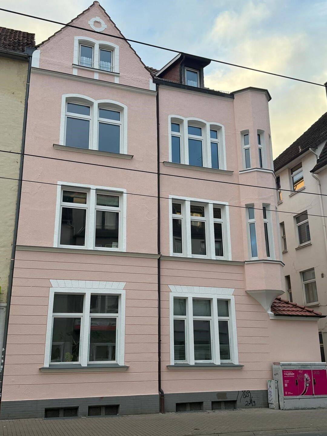 Stilvolle Eigentumswohnung mit Altbaucharakter in Innenstadtlage – Bielefeld – Bild 1 von 9