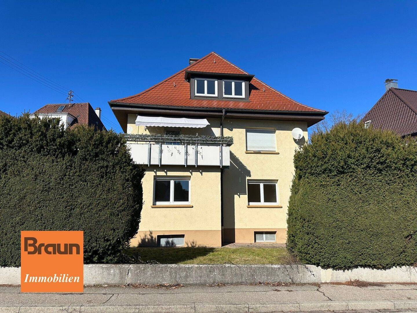 Freistehendes 2-Familienwohnhaus in stadtnaher Wohnlage von VS-Schwenningen – Villingen-Schwenningen – Vorschaubild 2