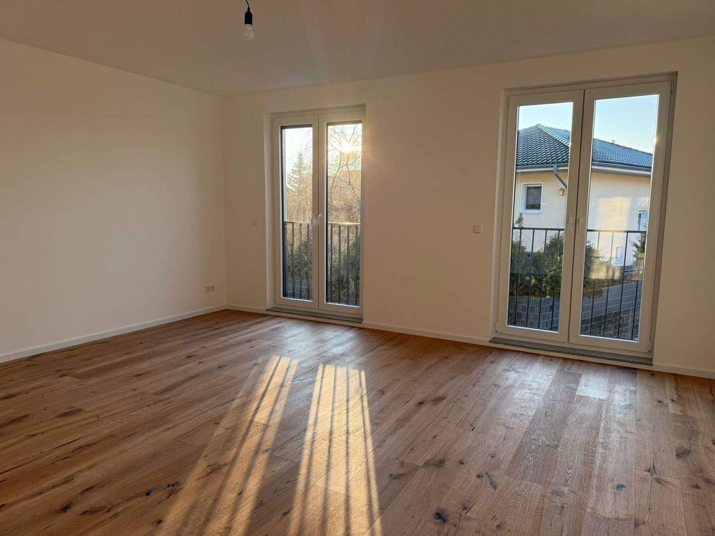 170 m² Wohnfläche I 6 Zimmer I Garten I 2 Bäder und Stellplätze – Kabelsketal – Vorschaubild 2