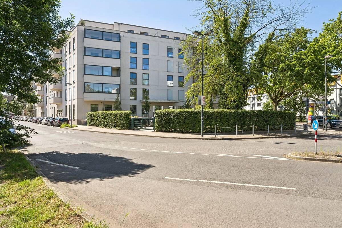 Hochwertige 3-Zimmer-Wohnung mit Balkon – 40472 Düsseldorf – Bild 1 von 9