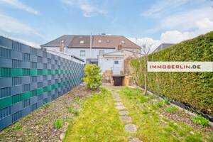 IMMOBERLIN.DE - Gepflegtes Reihenhaus mit beschaulichem Garten in Ruhelage – 13437 Berlin – Vorschaubild 1