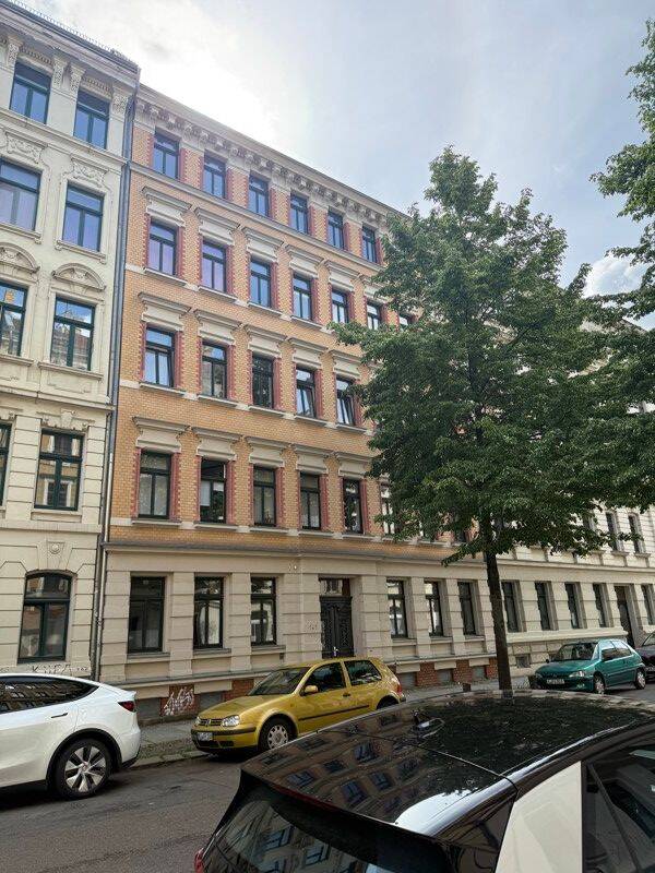 Frisch Sanierte 2 Zimmer Wohung mit EBK