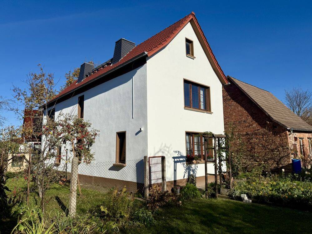 Zwei attraktive Einfamilienhäuser in Erfurt-Büßleben