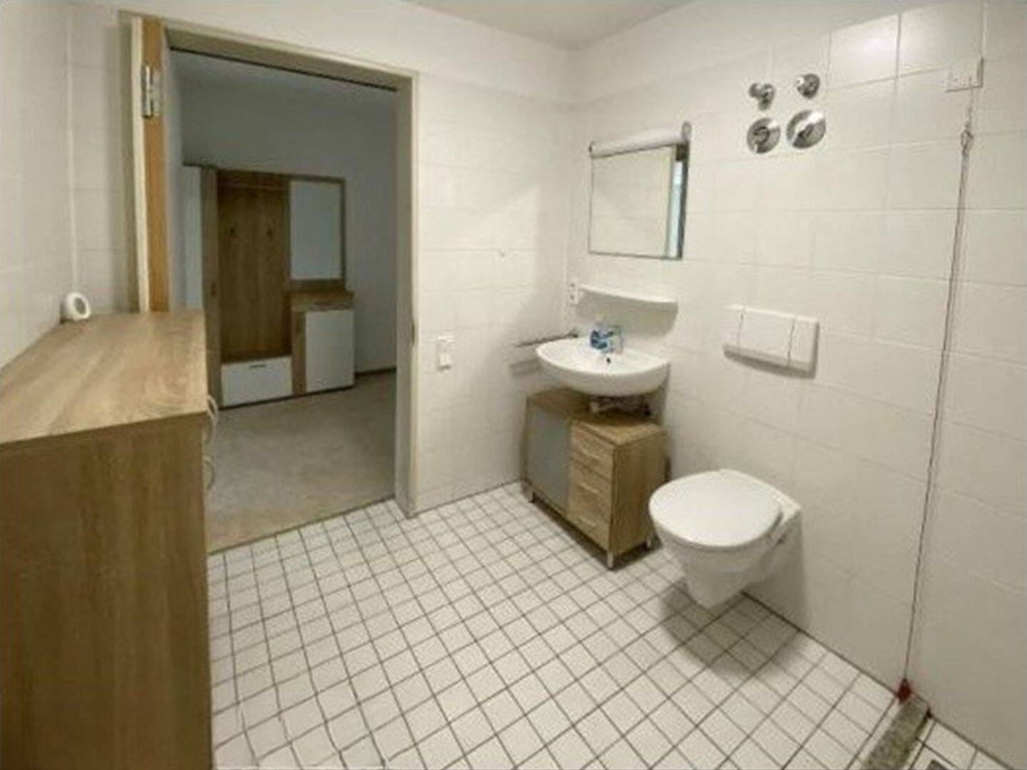 BETREUTES WOHNEN ZENTRAL IN NÜRNBERG-EIBACH: 2-ZIMMER-SENIOREN-ETW MIT BALKON UND TG-STELLPLATZ – Nürnberg – Vorschaubild 9