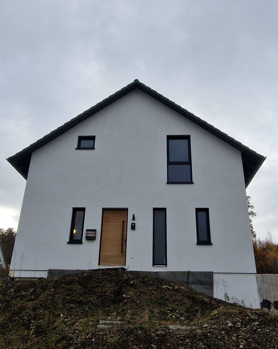 Energieeffizienz A+ // Freistehendes EFH mit 6 Zimmern in Oberwiehl – Wiehl – Bild 1 von 9