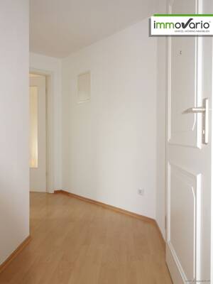 Mitten in der City! 2-Raum Dachgeschosswohnung in bester Innenstadtlage mit Tageslichtbad und Wanne. – 39104 Magdeburg – Vorschaubild 7