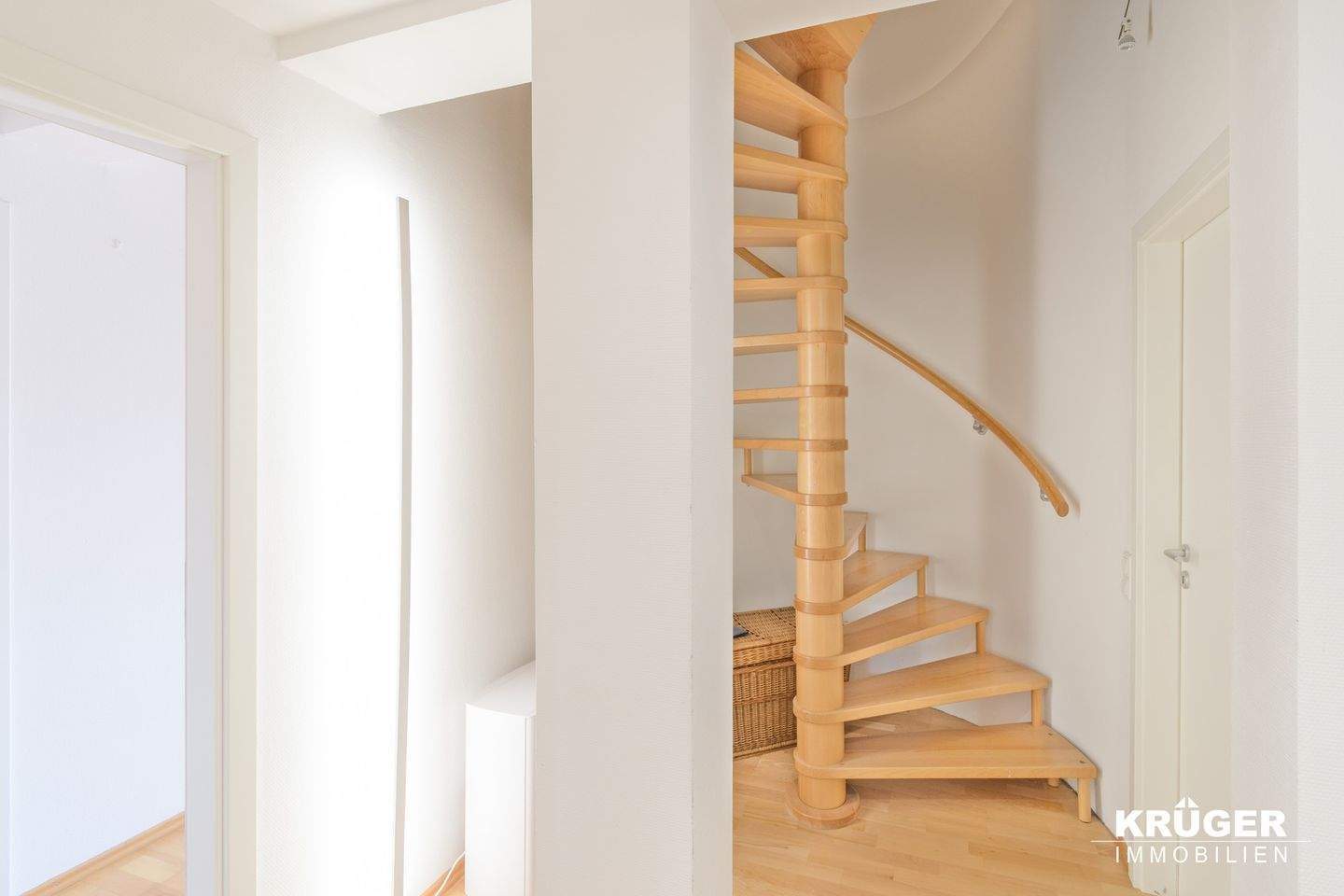 KA-Durlach / außergewöhnliche DG-Maisonette-Whg mit Süd-Loggia, 5 Zimmer und optional zwei TG-Stellplätze – Karlsruhe – Vorschaubild 9