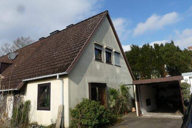 Sanierungsbedürftiges Reihenendhaus – Itzehoe – Bild 1 von 4