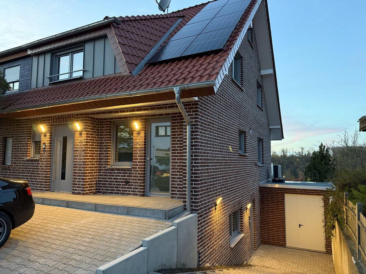 Erstbezug in Neubauwohnung 4 Zi. als Dopellhaushälfte – 33100 Paderborn – Bild 1 von 9