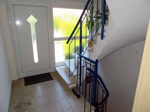 Attraktives Zweifamilienhaus mit Einliegerwohnung und großem Grundstück in Illschwang bei Amberg – Illschwang – Vorschaubild 3