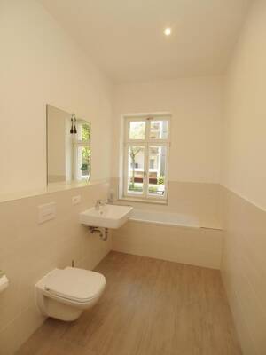 gemütliche 2-Zimmer-Wohnung mit EBK + offene Küche +Wanne/Dusche + Parkett + FuBo-Heizung + gepflegtes MFH – 4315 Leipzig – Vorschaubild 4