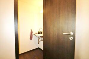 "Ein Ort der Ruhe, Eleganz und Lebensqualität" Exklusives Wohnen mit privatem Gartenensemble und überdachter Terrasse – 94032 Passau – Vorschaubild 9