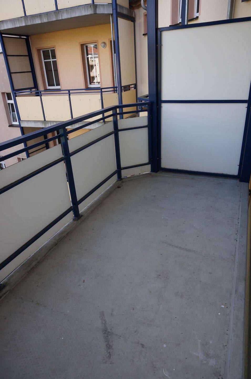 Frei ab 1.8.26 !!!! Laminat und großer Balkon - EBK inkl. - 3. OG – Chemnitz – Vorschaubild 6
