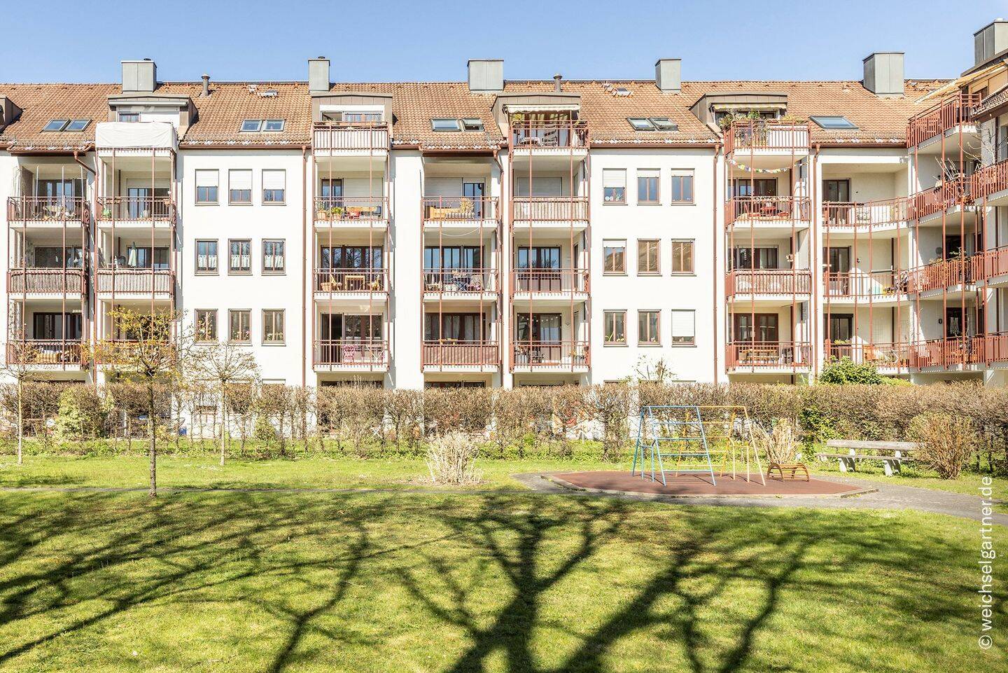 Ansprechend geschnittene Wohnung mit ruhigem Balkon zum Innenhof in unmitelbarer Nähe zur Isar – München – Vorschaubild 4