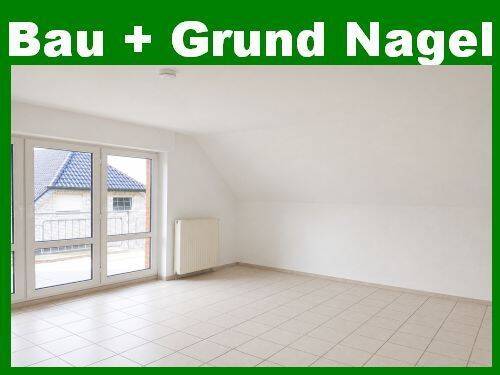 Renovierte 3-Zimmer-Etagenwohnung mit Balkon, Gartenmitbenutzung & Stellplatz