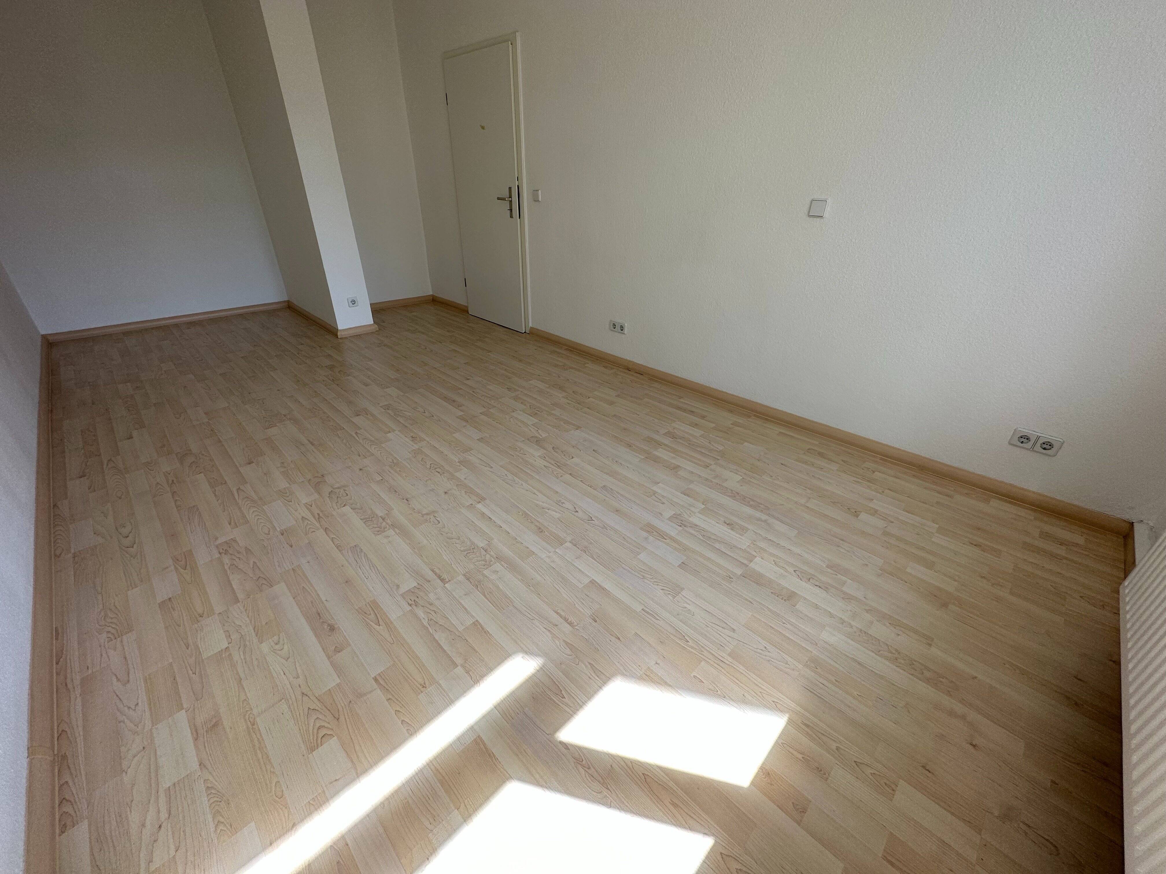 Bad mit Fenster - sonniger Balkon - 2.OG - frei ab sofort – Chemnitz – Vorschaubild 8