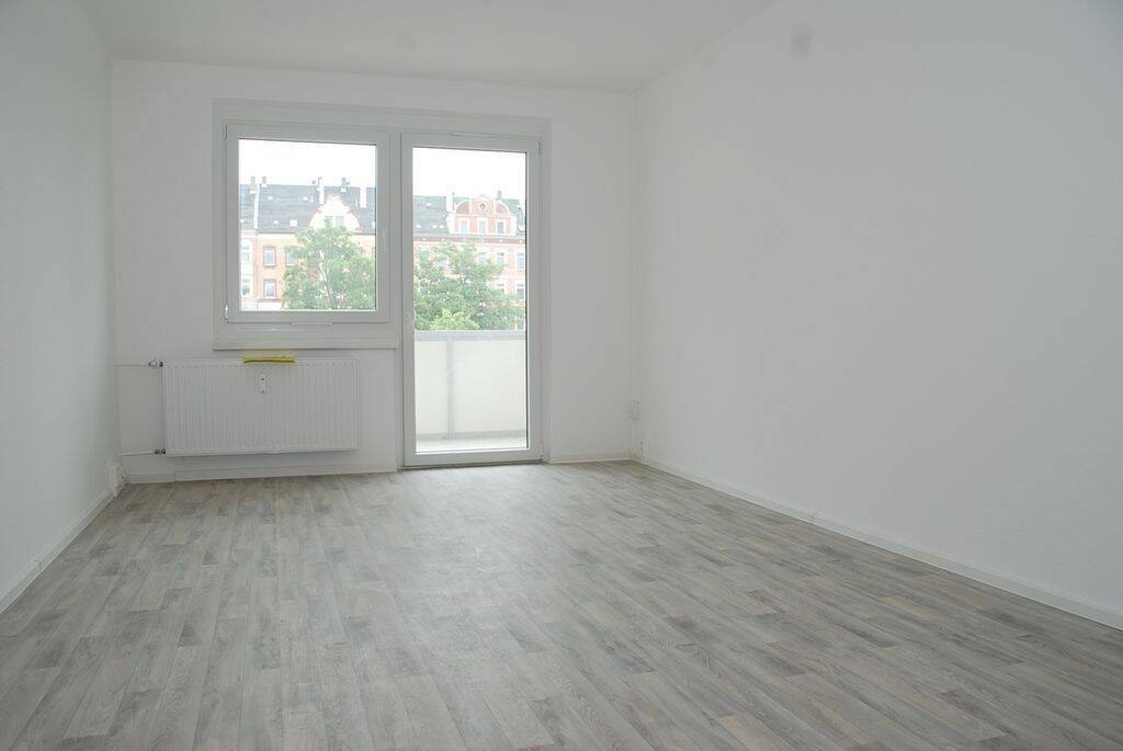 Helle 2-Raum-Wohnung mit Balkon – Chemnitz – Vorschaubild 2