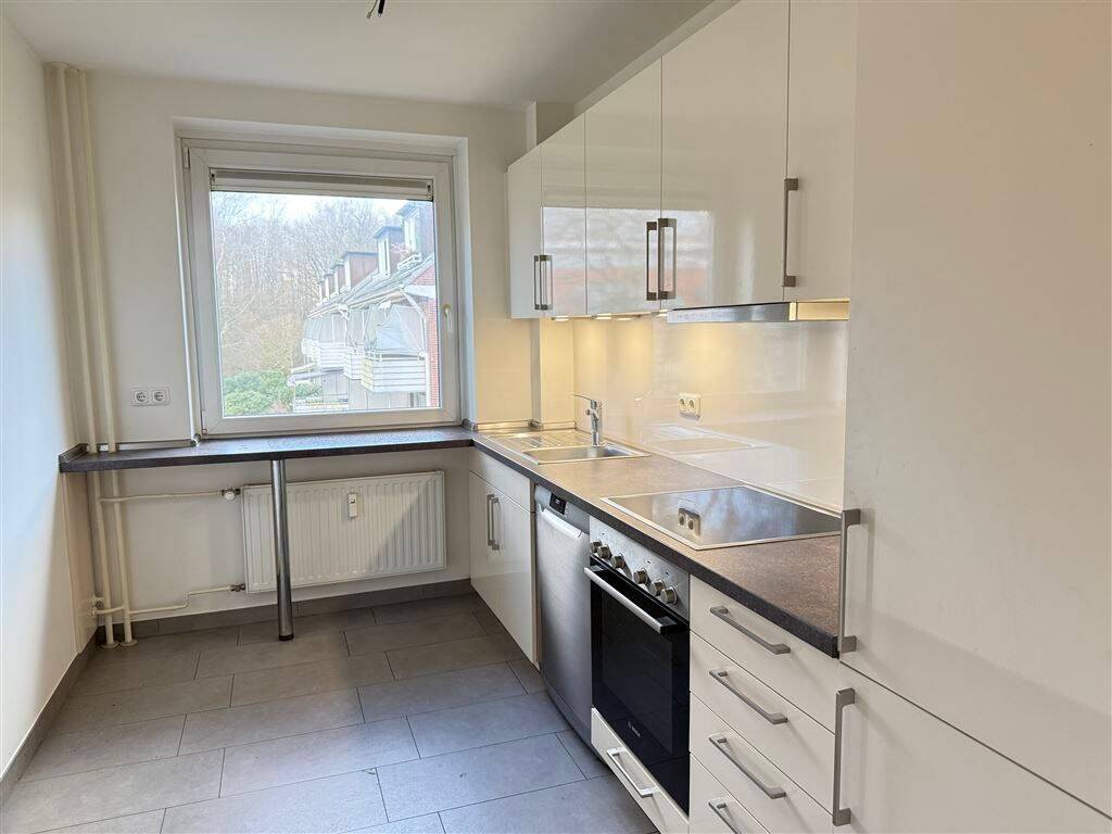 Modernisierte 2,5-Zimmer-Wohnung in sonniger Lage mit Balkon und Einbauküche in Rahlstedt – Hamburg – Vorschaubild 4