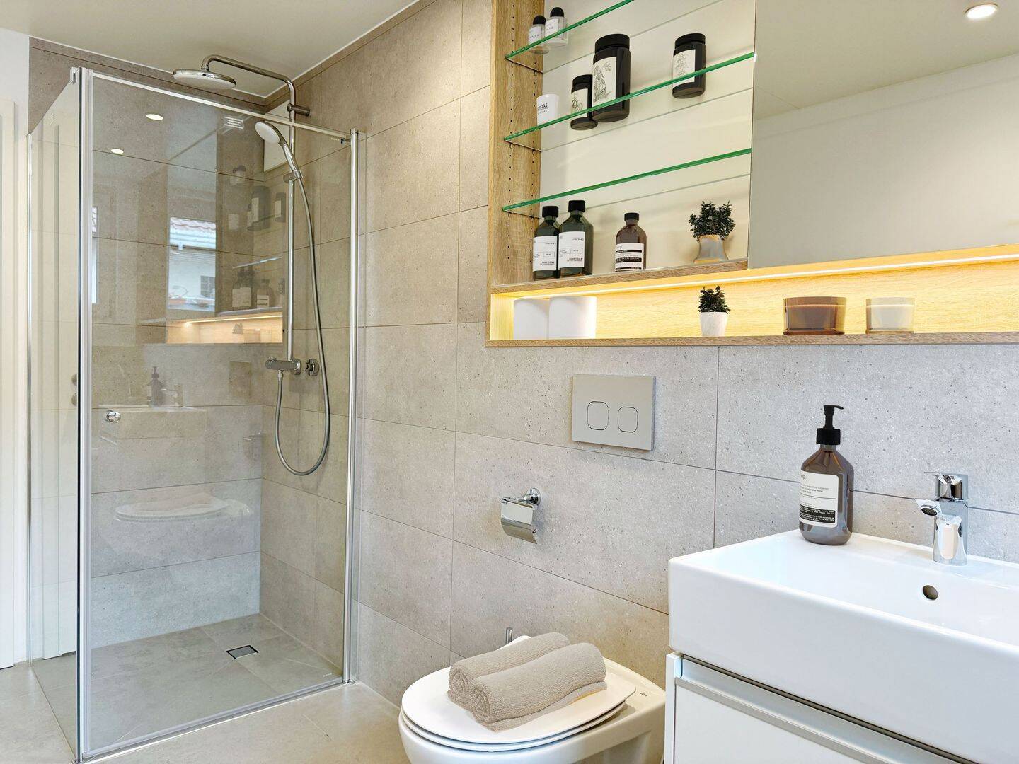 Modernes 5,5-Zimmer-Reihenmittelhaus mit Garten in Reutlingen – Reutlingen – Vorschaubild 6