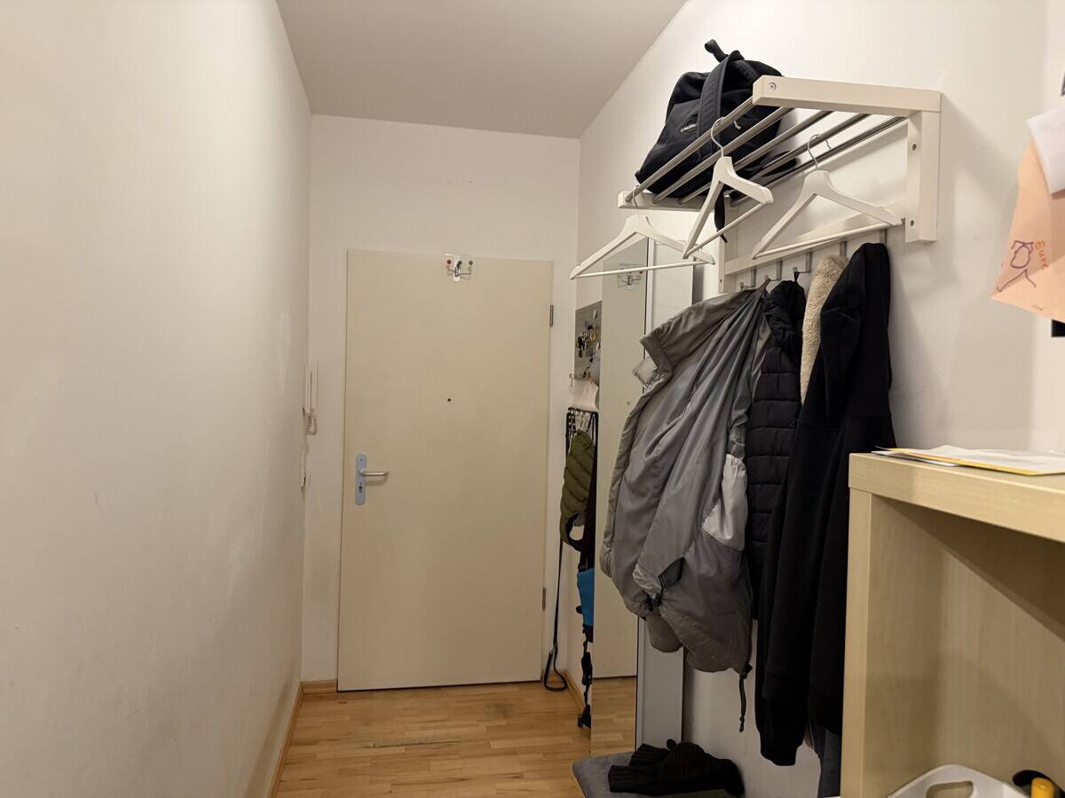 Attraktive Erdgeschosswohnung mit Terrasse in gepflegtem Mehrfamilienhaus - solide Kapitalanlage – Berlin – Vorschaubild 2
