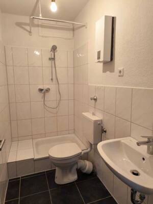 Ihr neues Zuhause: renovierte 2-Zimmer-Wohnung – 47279 Duisburg – Vorschaubild 4