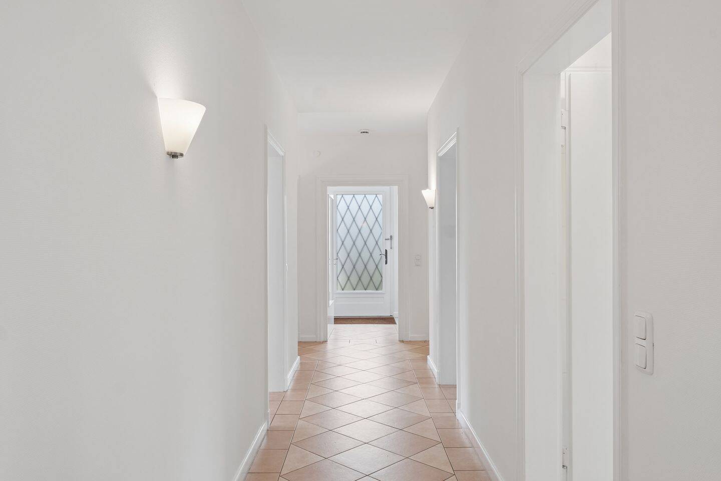 Lu?beck zu Ihren Fu?ßen. Die Wakenitz vor der Tu?r: Villa in Premium-Lage – Lübeck – Vorschaubild 3