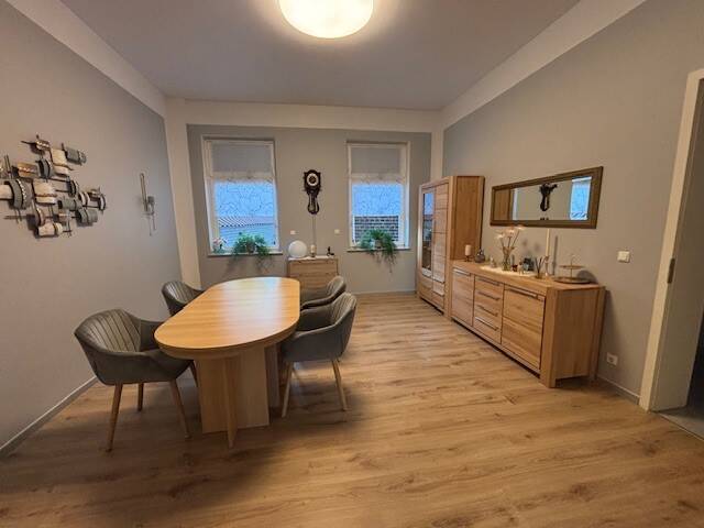 Komplett saniertes und renoviertes 2 Familienhaus mit Garten Nahe Schloss Rheydt