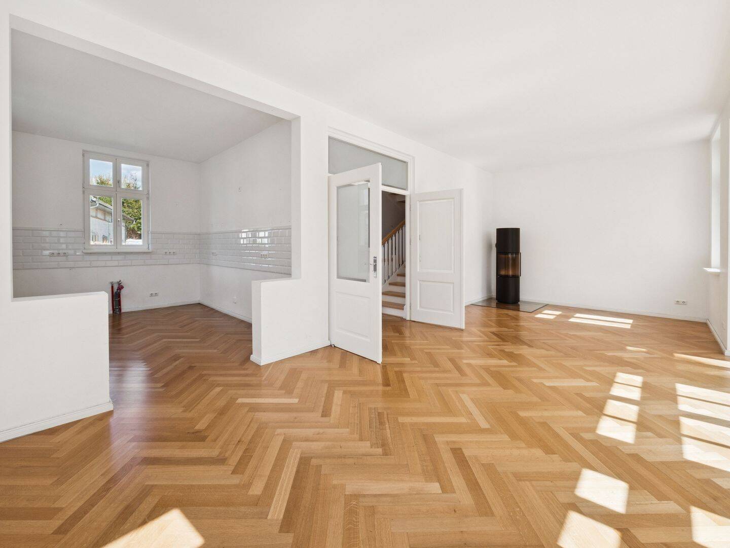 Hochwertiges & energieeffizientes Einfamilienhaus mit Blick ins Grüne – Berlin – Vorschaubild 3
