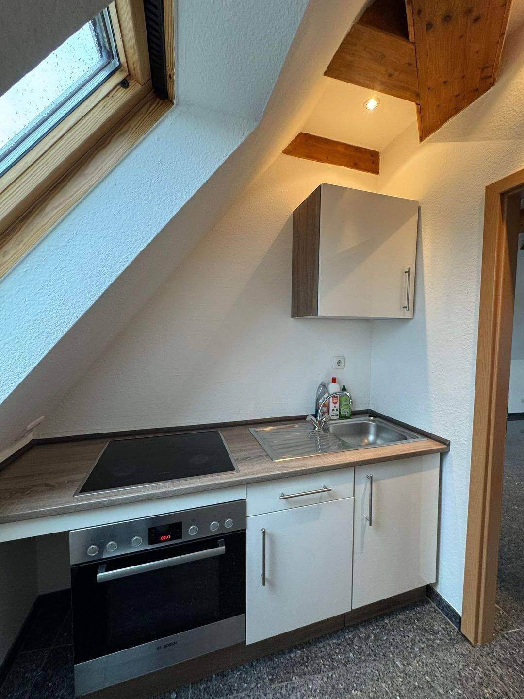 Gemütliche 1 Zimmer Wohnung mit Blick auf die Festung – Würzburg – Vorschaubild 5