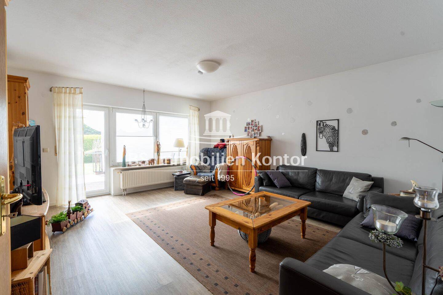 Großes Einfamilienhaus mit Garage, Terrasse und Gartenanlage in ruhiger Wohnlage! – Rechtsupweg – Vorschaubild 8