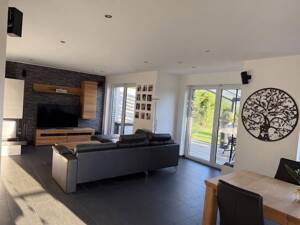 Modernes Massivhaus in ruhiger Neubausiedlung: Südausrichtung, Terrassendach, Sauna & 9m-Garage – 46049 Oberhausen – Vorschaubild 3