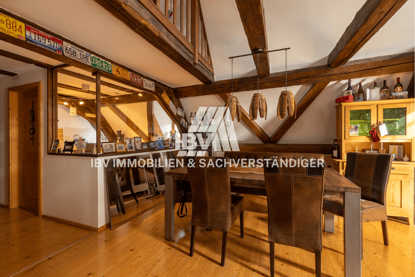 Wohnen im historischen Altbau: Dachgeschoss-Galerie-Wohnung – Amberg – Bild 1 von 9