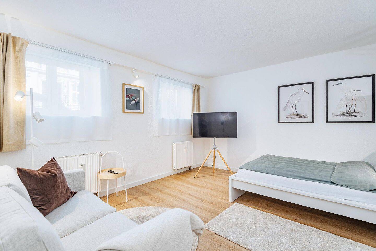 frei ab 1. August 2026: 2 Zimmer - komplett saniert & neu ausgestattet