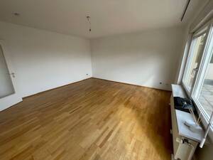 Traumhafte Dachterrassen-Wohnung in Bestlage Moosach mit sehr großem seperatem Hobbyraum,sofort bezugsfrei – 80993 München – Vorschaubild 9