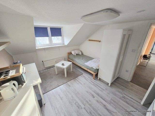 DU-Ruhrort, Hafenstraße 76 - Möbliertes WG-Zimmer ( nur an MANN !!! ) in einer 3er-WG ab Juli zu vermieten !! – Duisburg – Vorschaubild 2