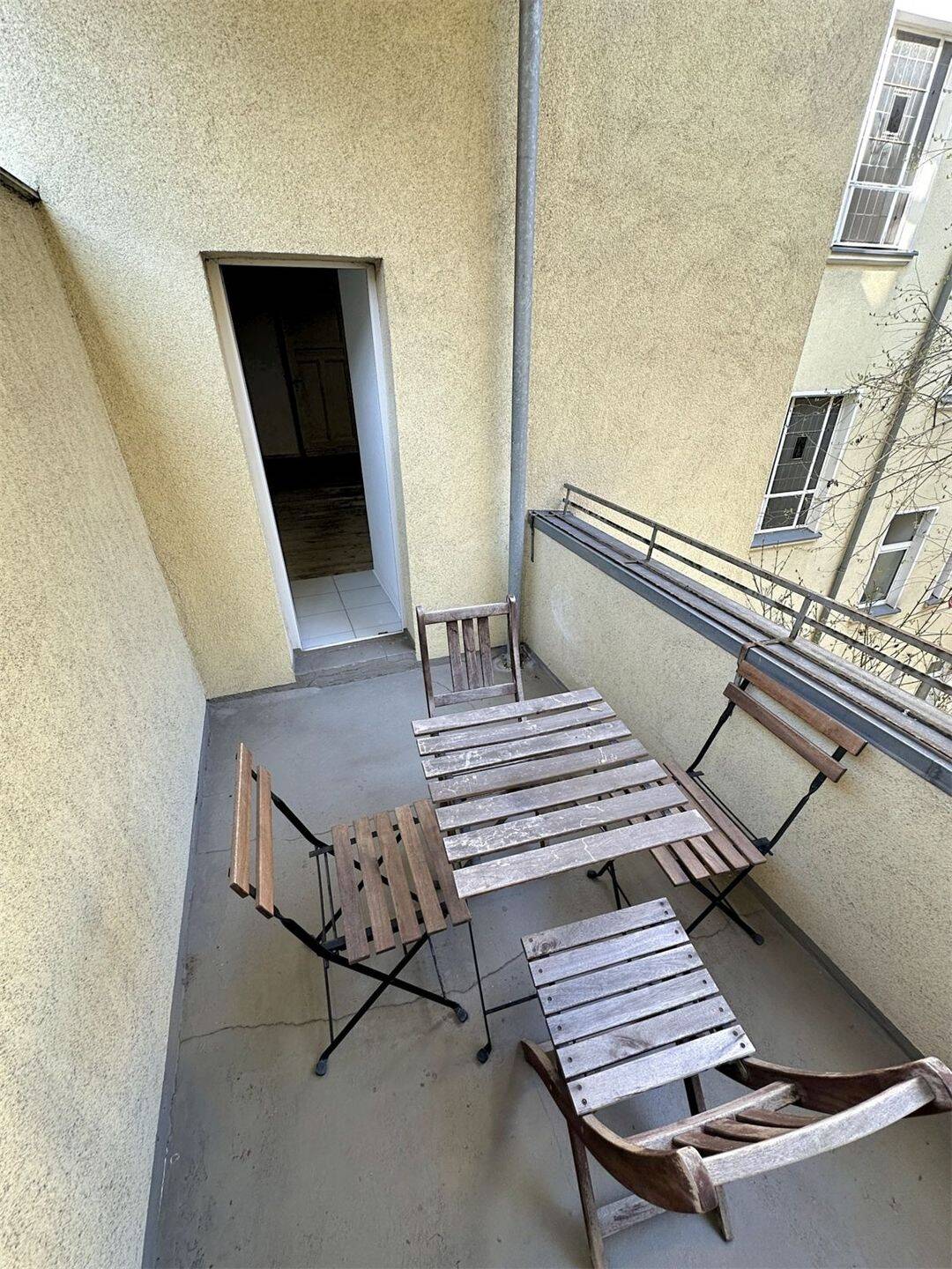Berlin-Mitte-Gesundbrunnen - 1 Zi- Schöne Vintage-Wohnung mit Balkon in charmantem Altbau – Berlin – Bild 1 von 9