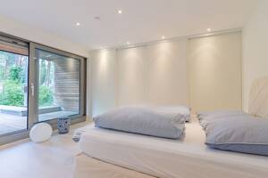 Top ausgestattete Bauhaus-Villa nahe Sacrower See - Pool, PV, Kamin, SIEMATIC, Alarm u.v.m. – 14476 Potsdam – Vorschaubild 9
