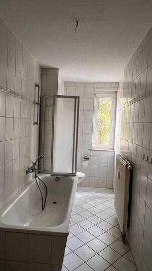 *helle und großzügige 2-Zimmer-Wohnung in ruhiger und grüner Lage* – 1187 Dresden – Vorschaubild 7