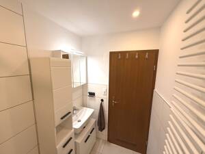 Modernisiert und sofort verfügbar - 3-Zimmer-Wohnung in Stuttgart-Bad Cannstatt – 70376 Stuttgart – Vorschaubild 8