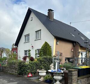 Traumlage mit unverbaubarem Blick auf den Kölner Dom und das bergische Land !
