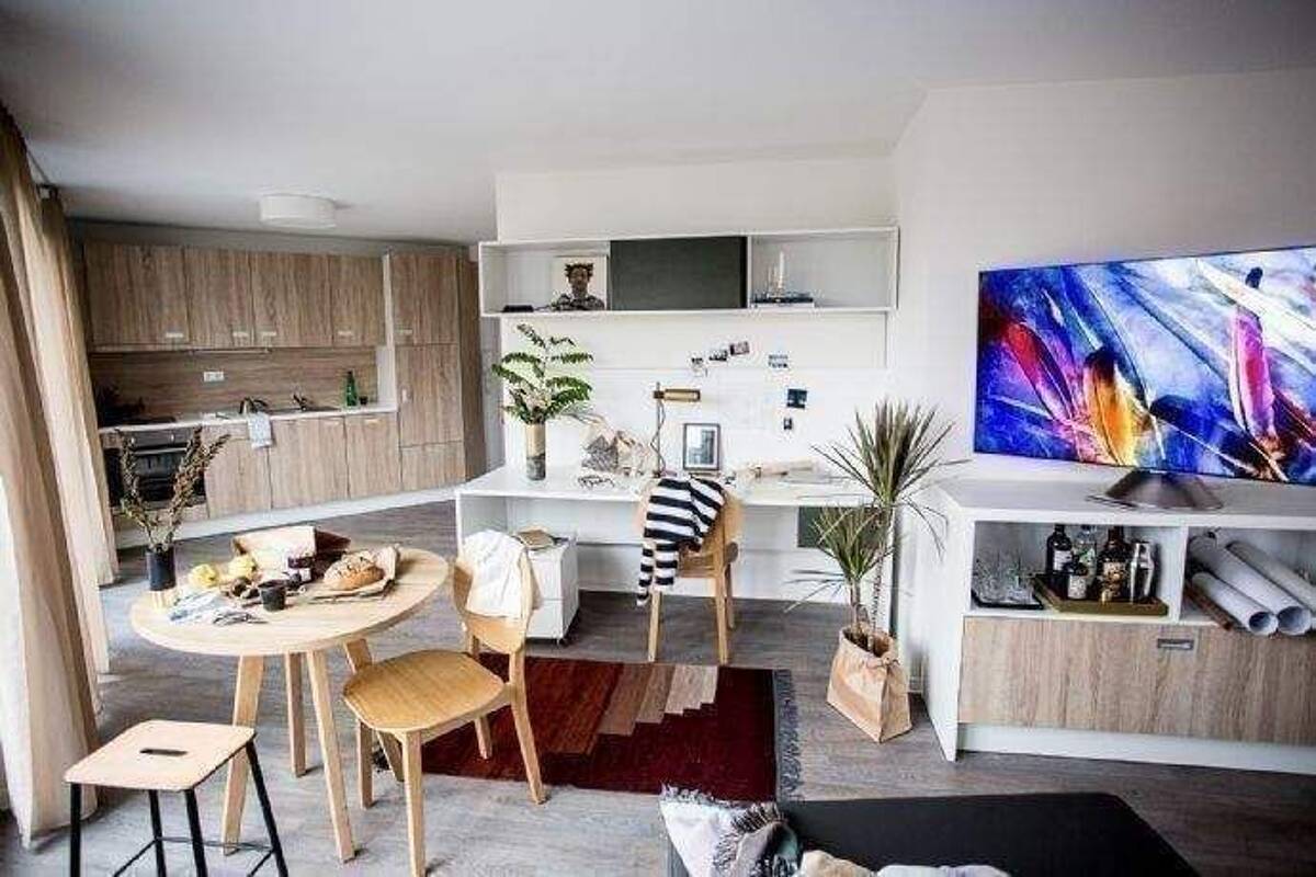 Möblierte Komfort XXL-Apartments mit Balkon im "Main Atrium" auf der Hafeninsel – 63067 Offenbach am Main – Bild 1 von 9