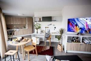 Möblierte Komfort XXL-Apartments mit Balkon im "Main Atrium" auf der Hafeninsel