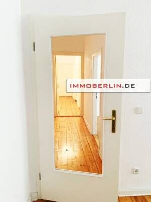 IMMOBERLIN.DE - Schöne Stuck-Altbauwohnung mit Südbalkon in ruhiger Kiezlage – 10243 Berlin – Vorschaubild 8