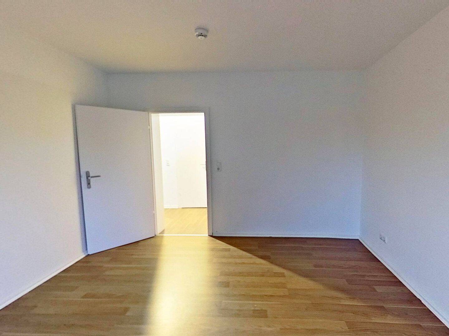 Geräumige 3-Zimmer-Wohnung mit BALKON und Tageslichtbad – Bielefeld – Vorschaubild 5