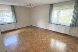 3-Zimmer-ETW im 1. OG mit Loggia und Garage – 70597 Stuttgart – Vorschaubild 2